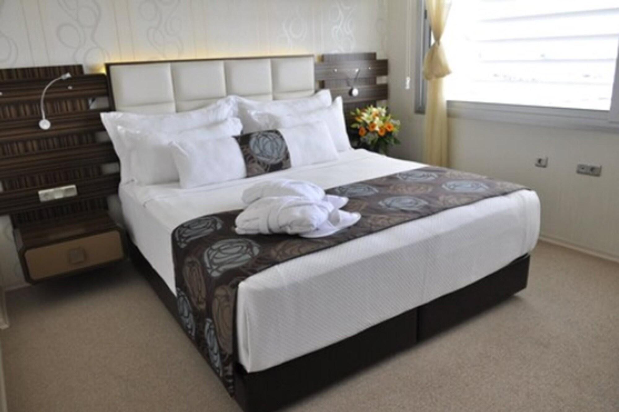 Orty Airport Hotel İzmir Kültér fotó