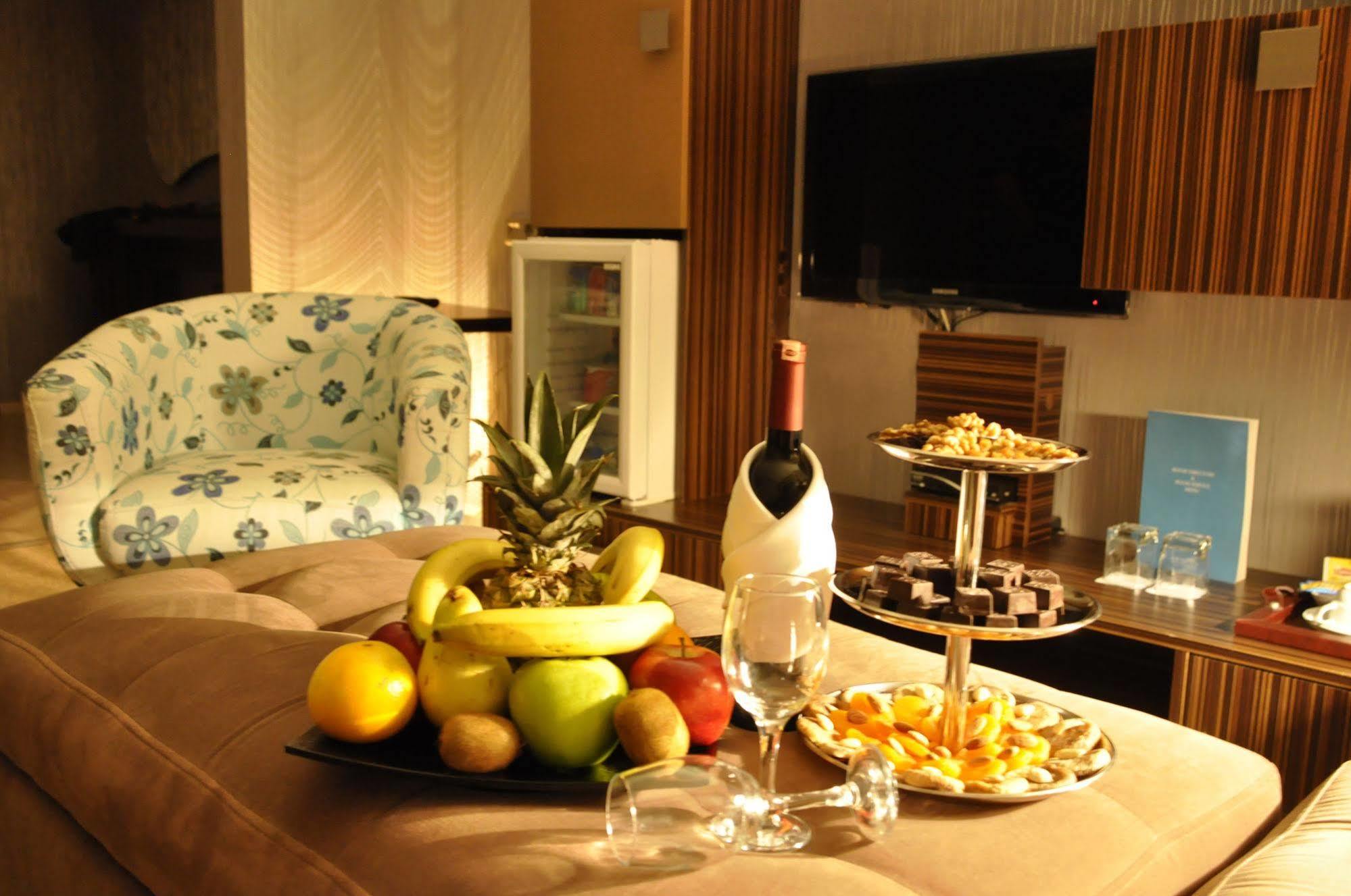 Orty Airport Hotel İzmir Kültér fotó